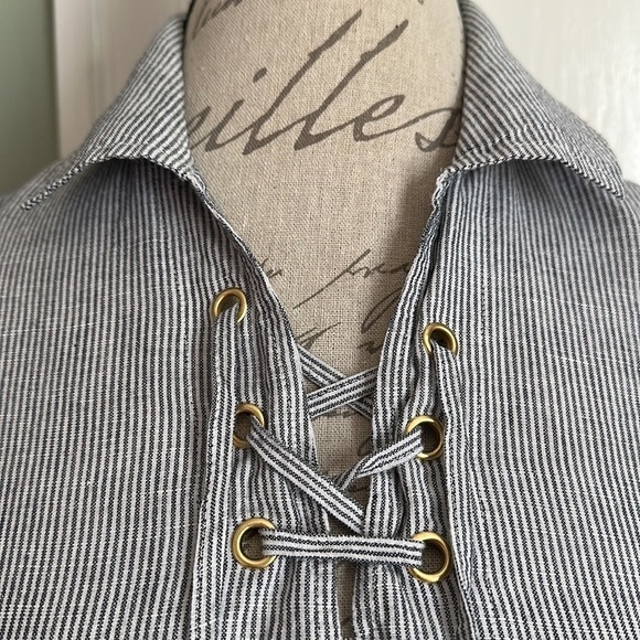 ELLEN TRACY Black and White Striped Linen Blend Popover Tunic - Picture 2 of 13